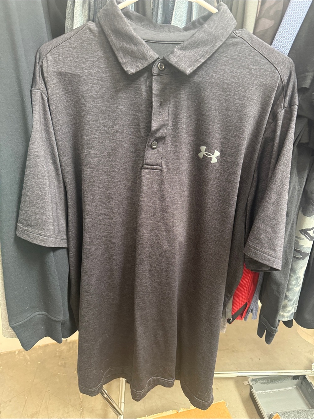 Under Armour Men’s Dark Gray Heather Polo